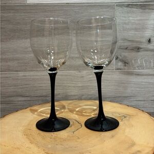 2 Luminarc VINTAGE Black Stem Wine Glasses made in France